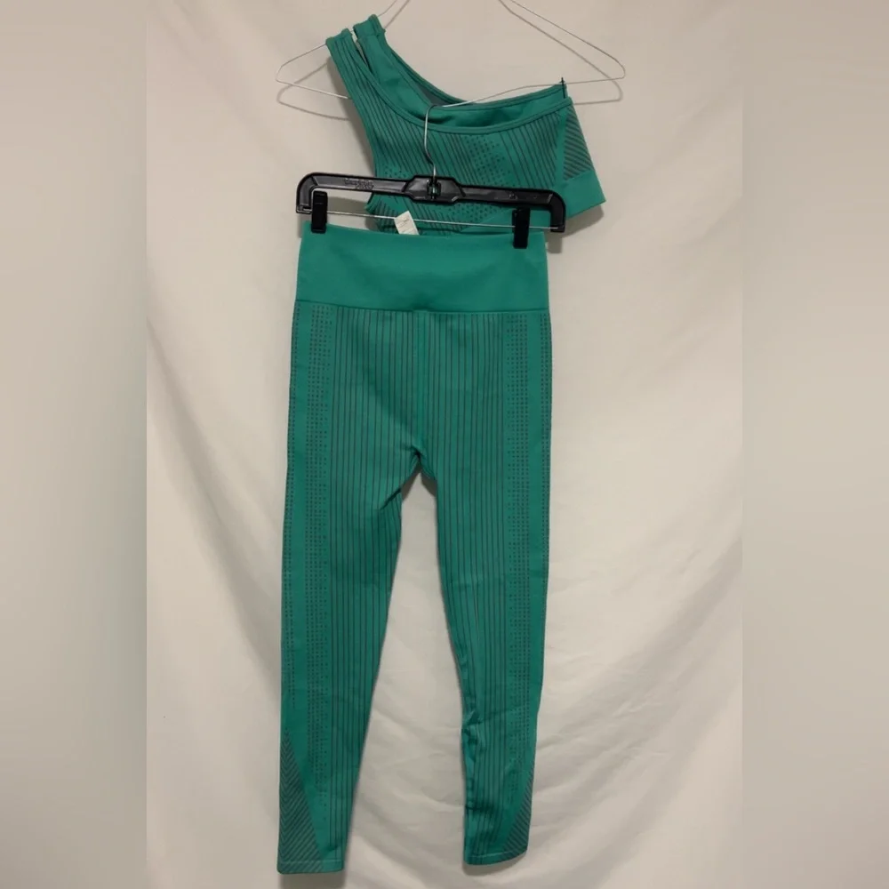 Fabletics Teal MEDIUM Leggings and SMALL Top Set - Picture 6 of 13